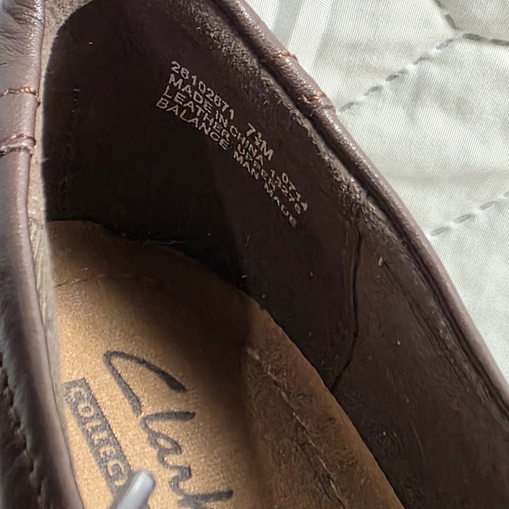 Clark’s Artisan Collection Women’s Block Heal Oxford Leather Shoes
Size 7.5M - Picture 5 of 12